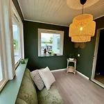 Dom wakacyjny Spacious By The Fjord And Mountains Mandalen